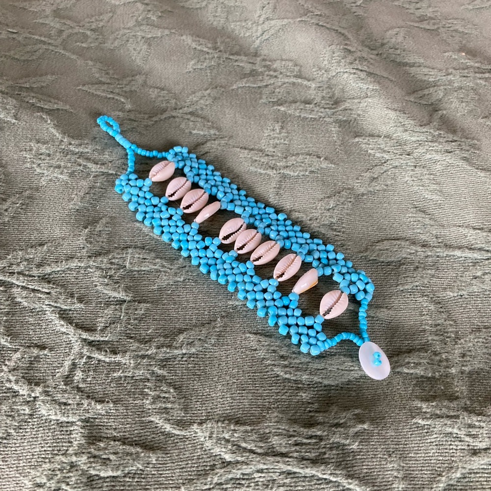 Beaded shell bracelet - Picture 4 of 5